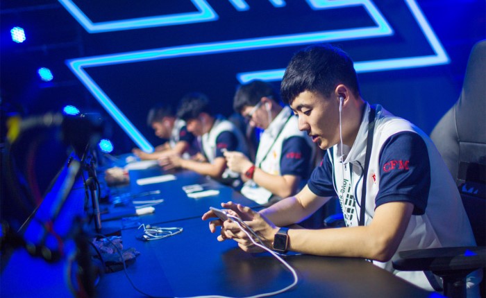 保持阵型完 保持阵型完